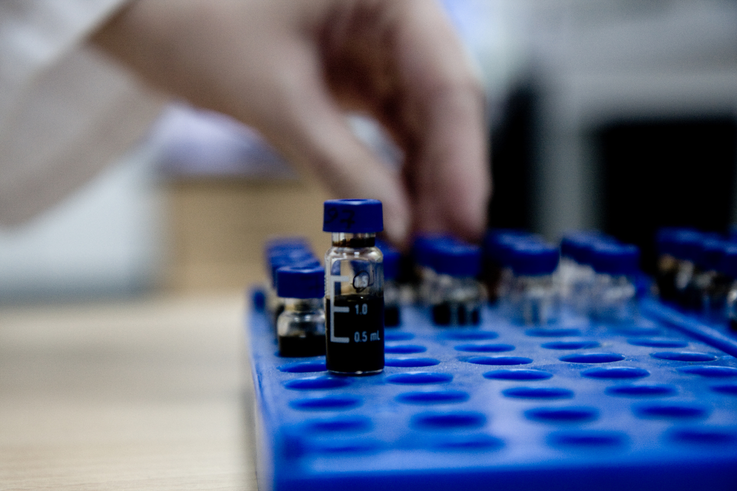 <span style="font-weight: bold;">Лабораторные исследования пластовых флюидов</span>